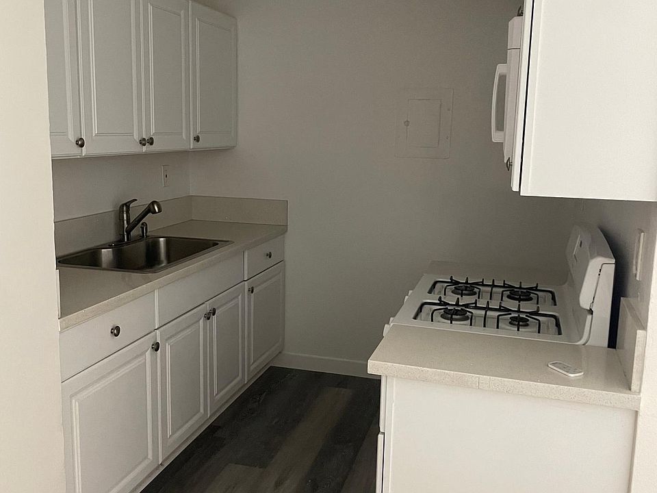 1st image of 15507 Vanowen St #5