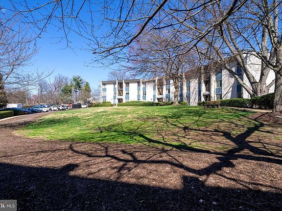 5th image of 2505 Baltimore Rd APT 6