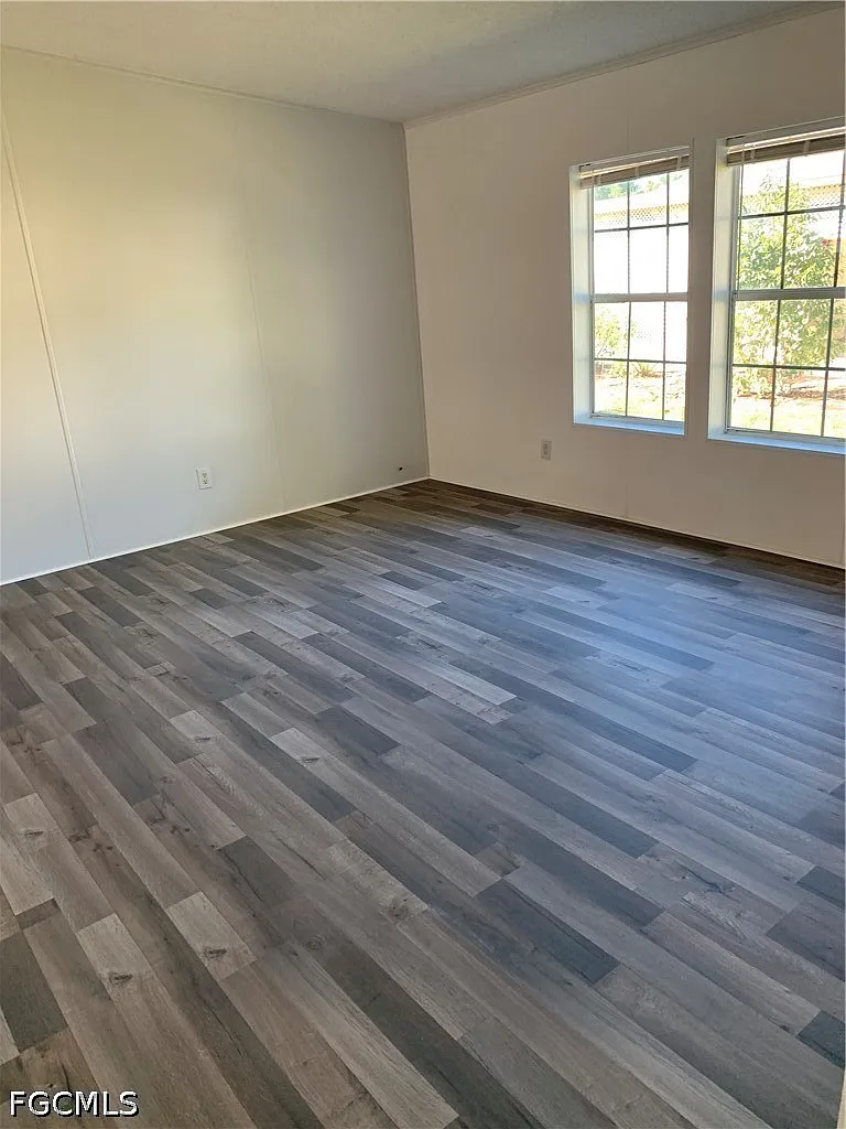 4 bed, 2.0 bath, 1400 sqft, $1,450 — Photo 1