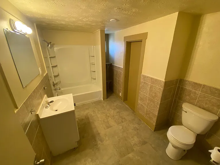 3674 Bedford Ave — Photo 13