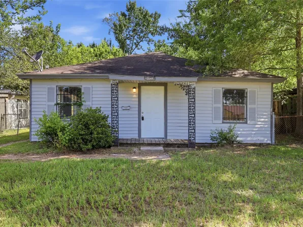 2088 Pope St, Beaumont, TX 77703