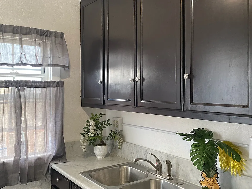940 S Downey Rd #942-3/4