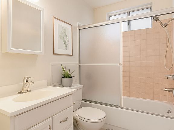 3rd image of 5709 Willowcrest Ave #A