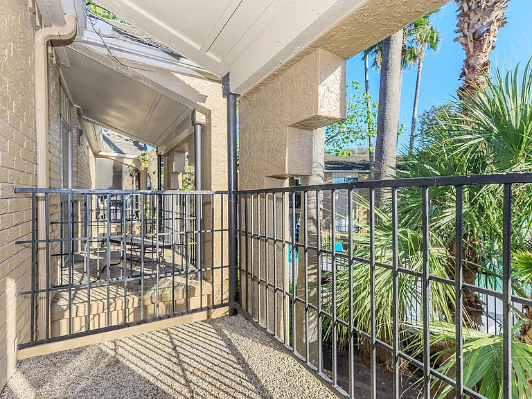 Serenity Apartments — Photo 15