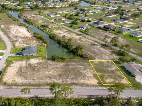 916 Durden Pkwy, Cape Coral, FL 33909