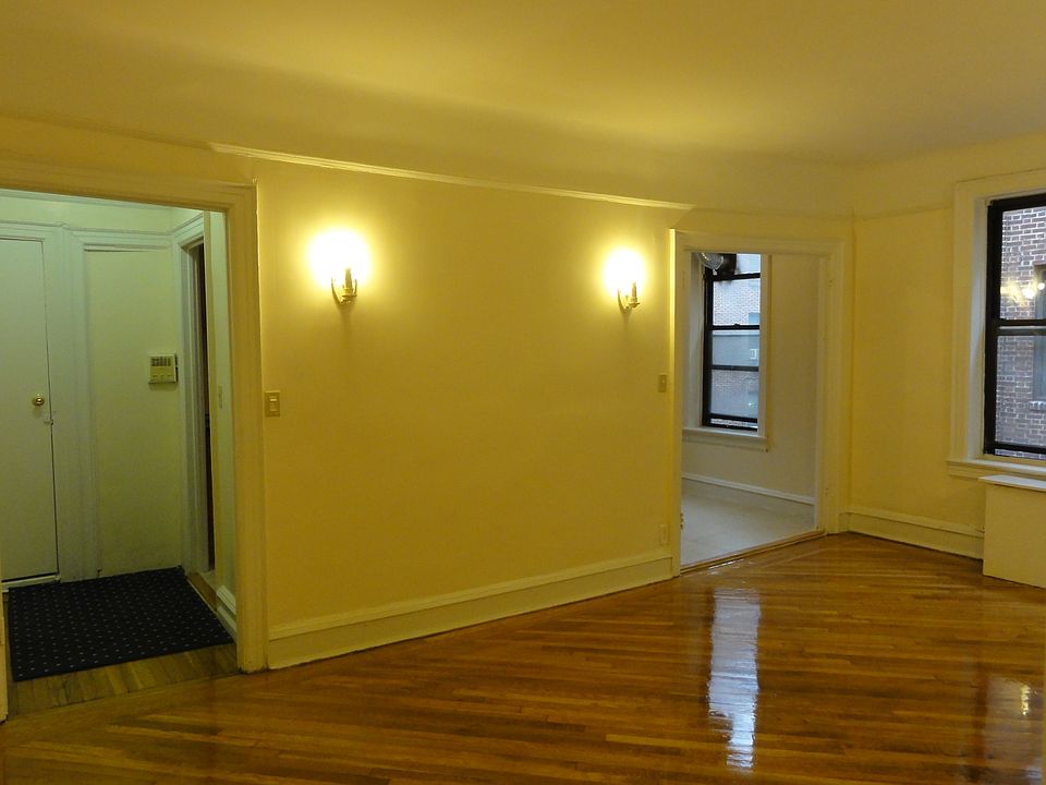 1st image of 4211 Kissena Blvd