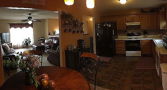 4th image of 813 E 16th Street Ter