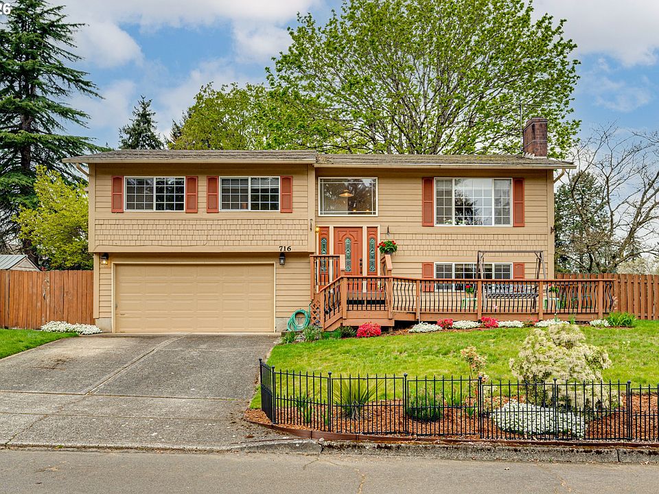 1st image of 716 NE 151st Ave