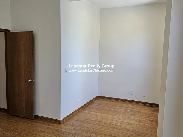 1427 N Wood St #2F — Photo 11