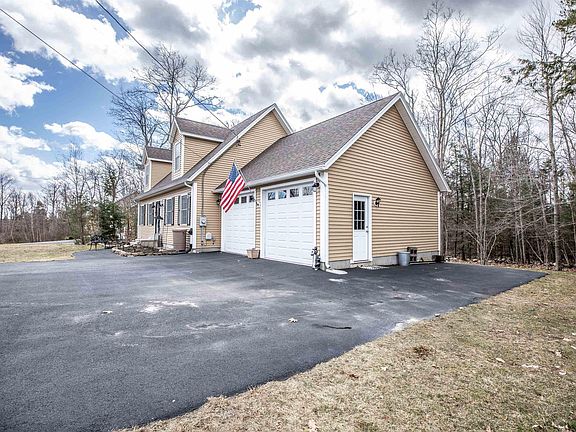 4th image of 44 Jacqueline Dr