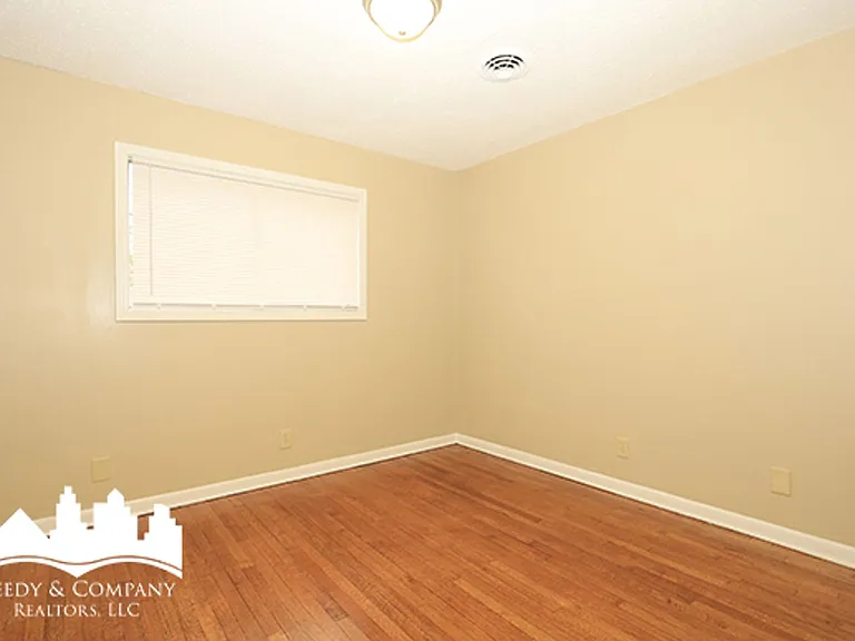 4227 Kenosha Rd — Photo 5