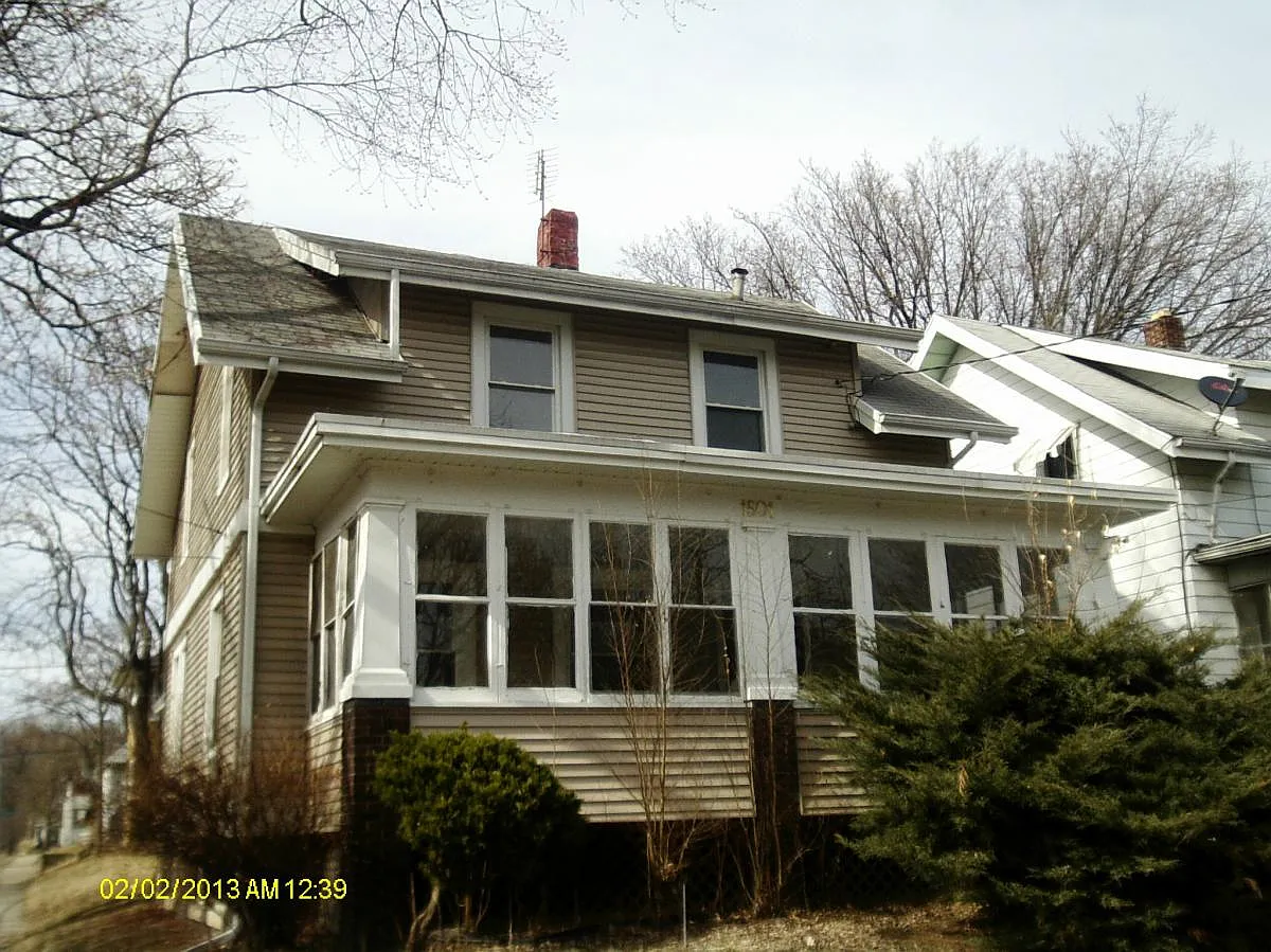 1501 NE Madison Ave photo 1