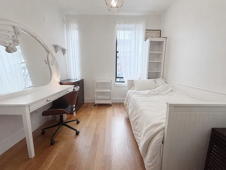 281 Linden St #2 — Photo 6