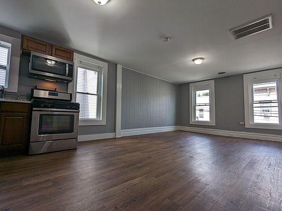 4th image of 36 Chestnut St #2