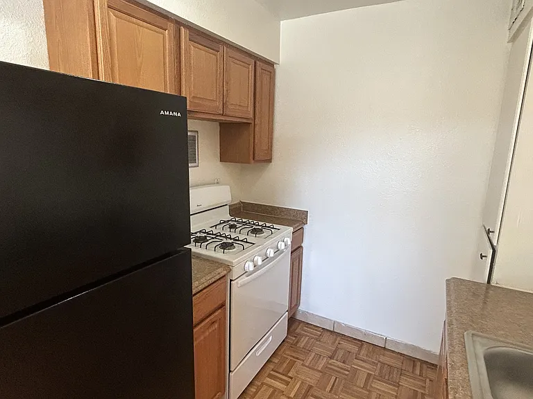 10729 Prospect Ave NE #C — Photo 6