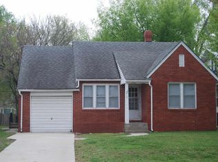 215 W 19th Ave, Hutchinson, KS 67502