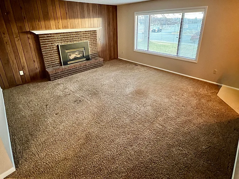 1121 Yellowstone Ave — Photo 2