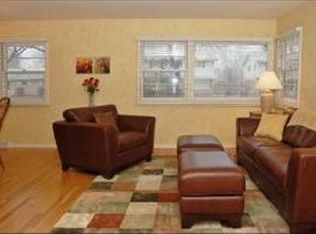 414 N Macarthur Dr, Palatine, IL 60074