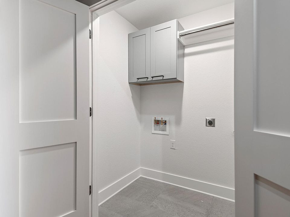 1st image of 330 W Lamar St Unit 2