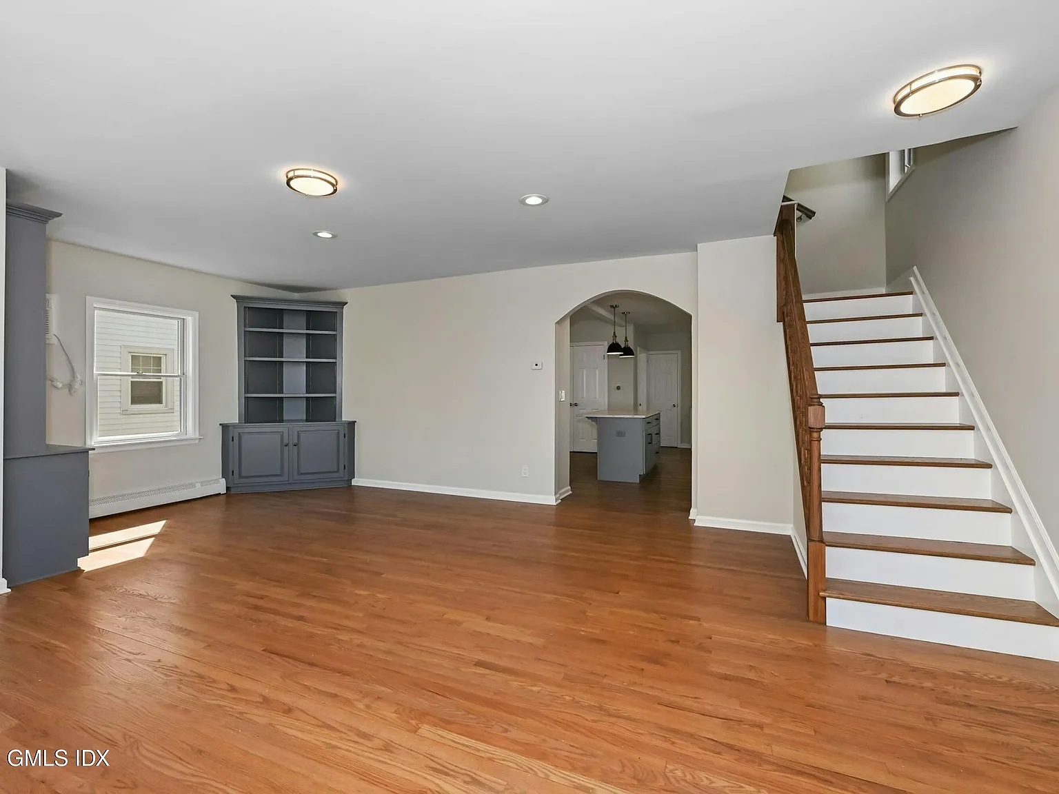 4 bed, 1784 sqft, $6,495 — Photo 2