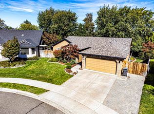 2211 S Arthur Loop, Kennewick, WA 99338