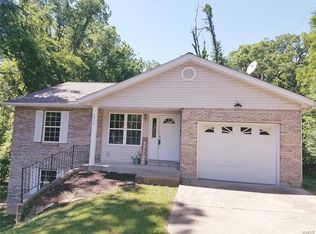 1813 Hemlock Ln, Festus, MO 63028
