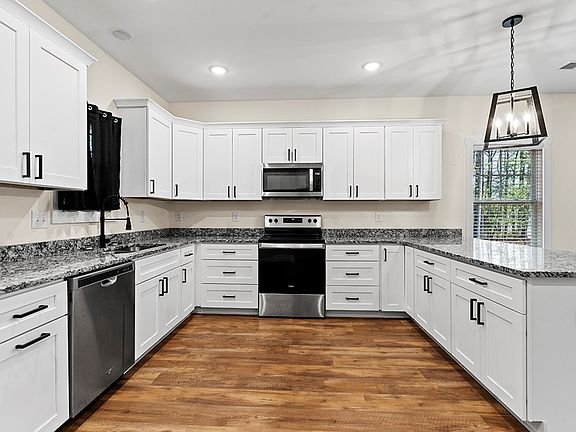 2nd image of 102 Kelli Dr