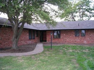 21715 280th St, Hinton, IA 51024