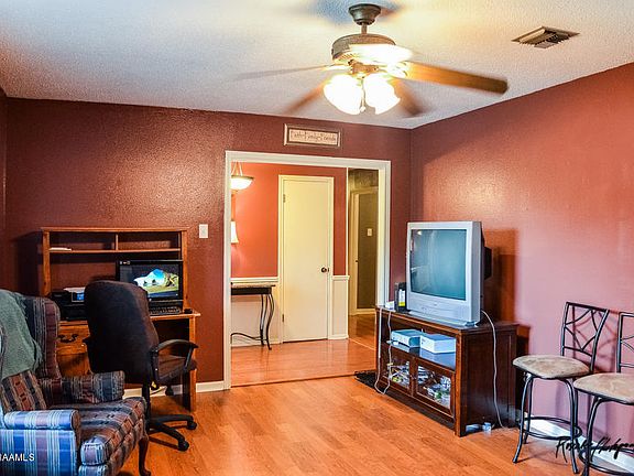 3rd image of 105 Cabildo Dr