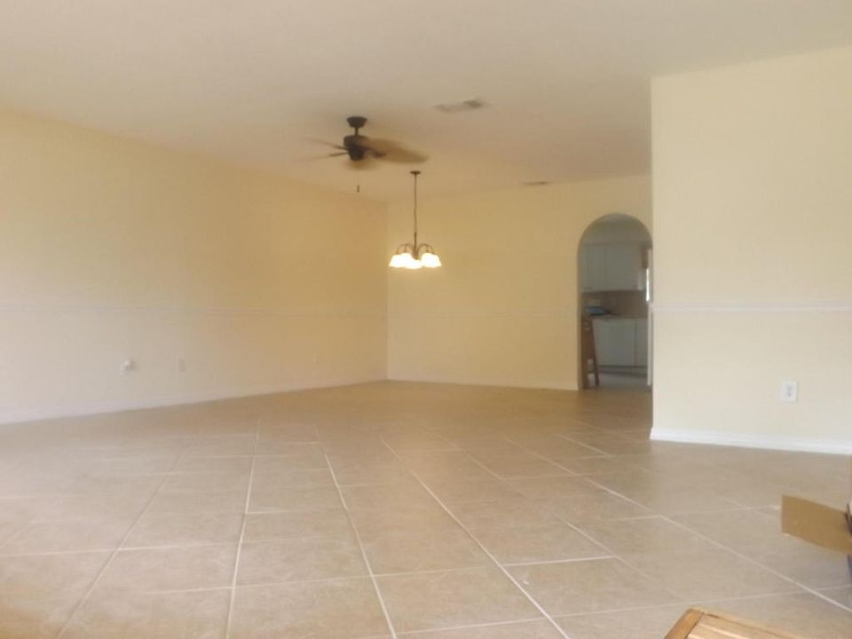 1st image of 773 SE Chaloupe Ave