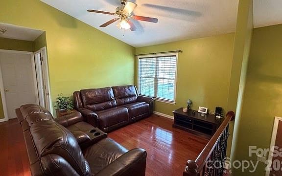 3rd image of 3358 Lilac Ln