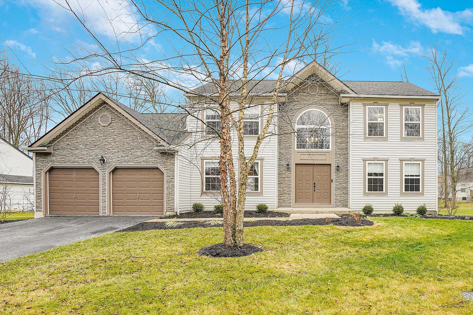 240 Harwood Ct photo 1
