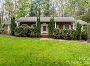 117 Brandon Rd, Hendersonville, NC 28739
