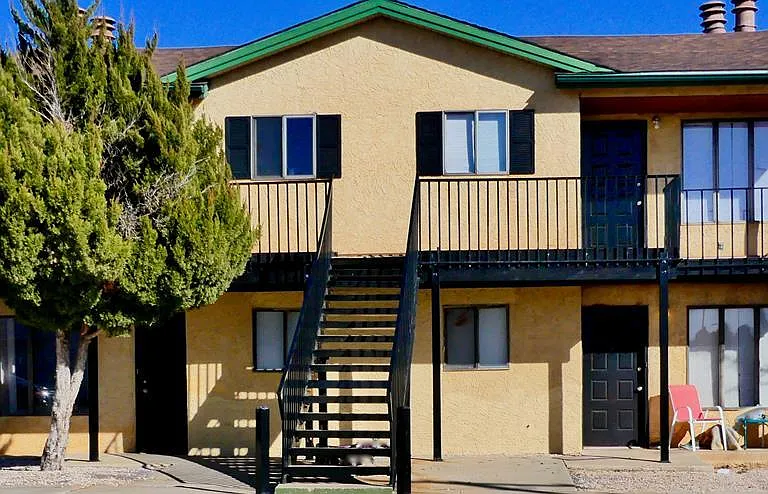 1201 NE Redwood Dr #C — Photo 1