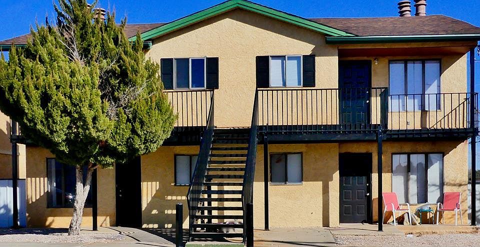 1st image of 1201 NE Redwood Dr #C