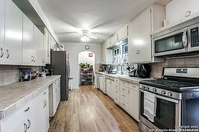 511 Exeter Rd — Photo 5