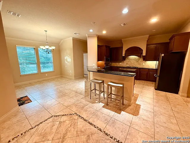 215 Evans Oak Ln — Photo 9