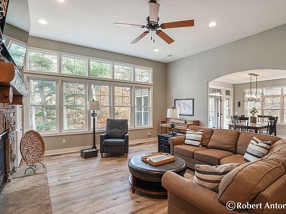 5th image of 2926 Coppergrove Dr NE
