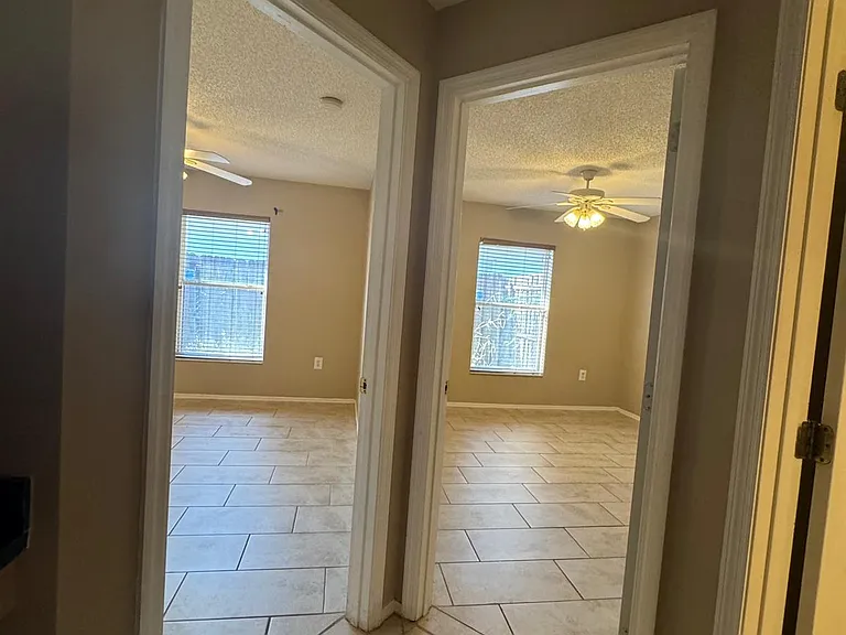 2713 Palm Isle Way — Photo 13
