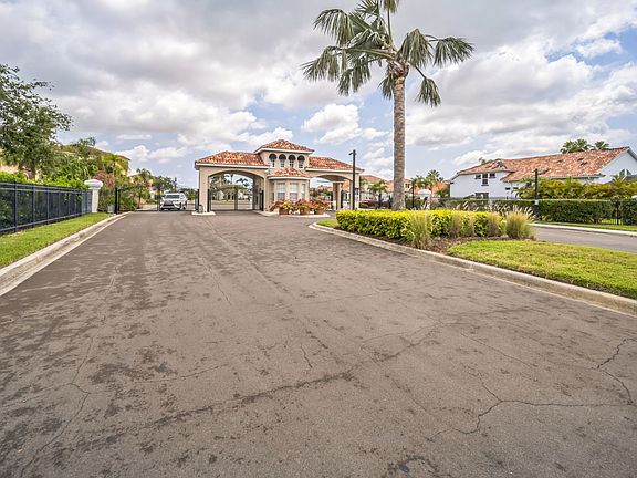 4th image of 1408 3rd Street Cir E