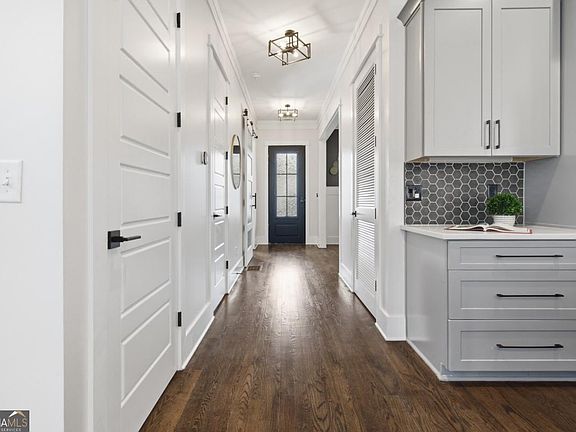 5th image of 2876 Alexa Ave SE