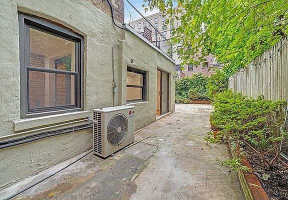 3rd image of 323 W 76th St