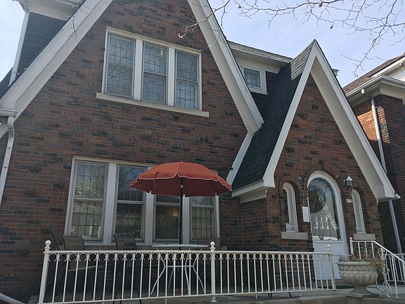 2nd image of 873 Beaconsfield Ave