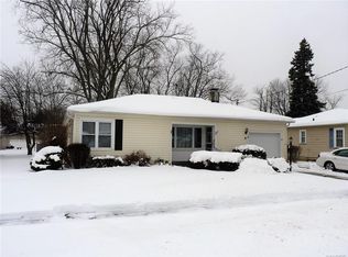 94 Roncroff Dr, North Tonawanda, NY 14120