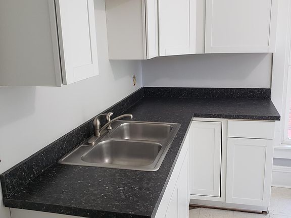 3rd image of 526 W Main St #526