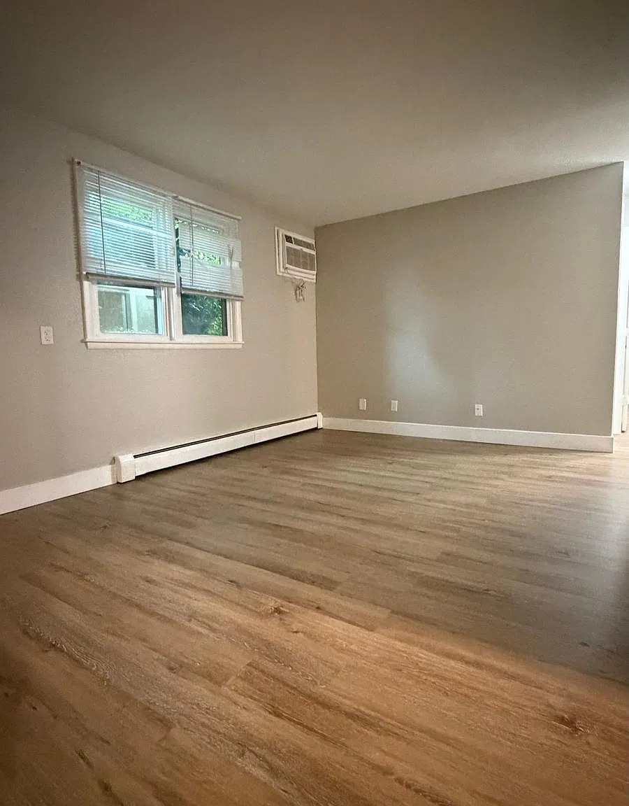 3 bed, 750 sqft, $1,050 — Photo 2
