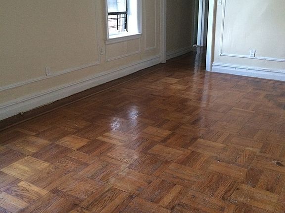 4th image of 3525 Bainbridge Ave APT 5A