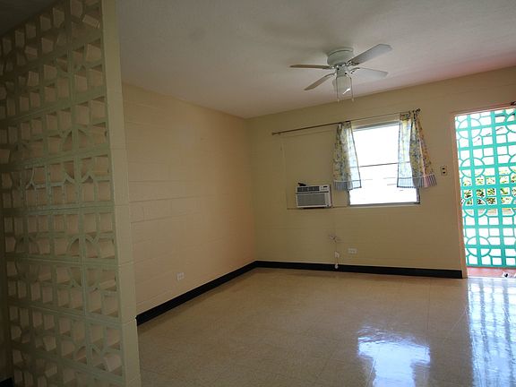 3rd image of 166 Lakeview Cir APT F