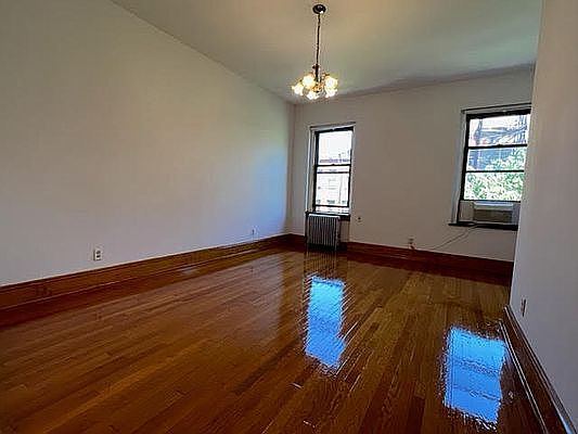 3rd image of 55 W 68th St APT 4B