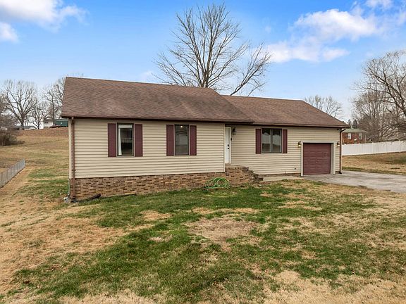 3rd image of 1334 Cedar Ct